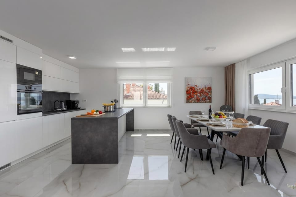 Kitchen and dining area