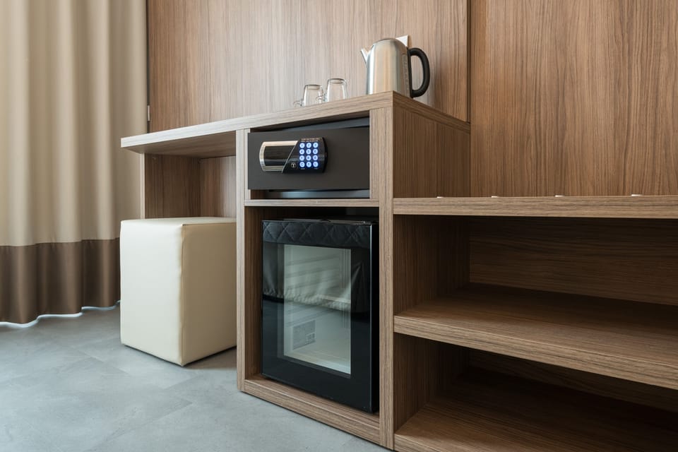 In-room safe, desk, soundproofing, free WiFi