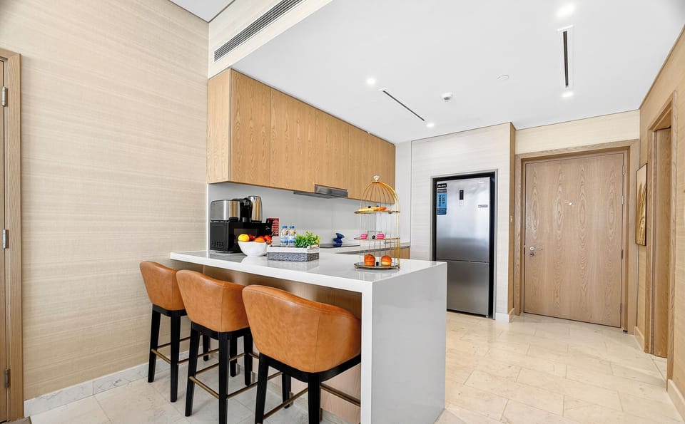 Panoramic Apartment, Sea View, Executive Level | Private kitchen | Full-size fridge, microwave, oven, stovetop