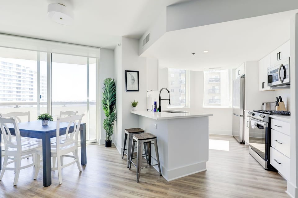 Full kitchen and dining area 