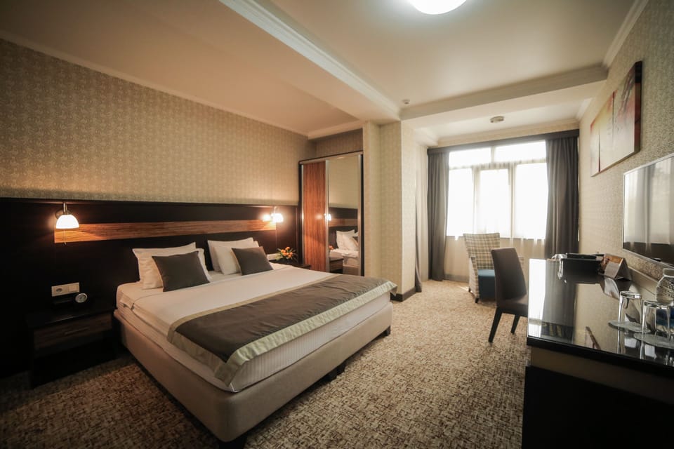 Comfort Double Room | Premium bedding, minibar, in-room safe, desk