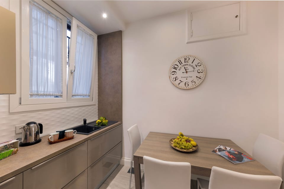 Luxury Apartment, City View | Private kitchen | Espresso maker, electric kettle
