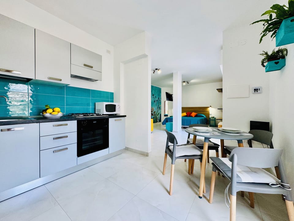 City Studio, City View | Private kitchen | Espresso maker, full-size fridge, microwave, oven