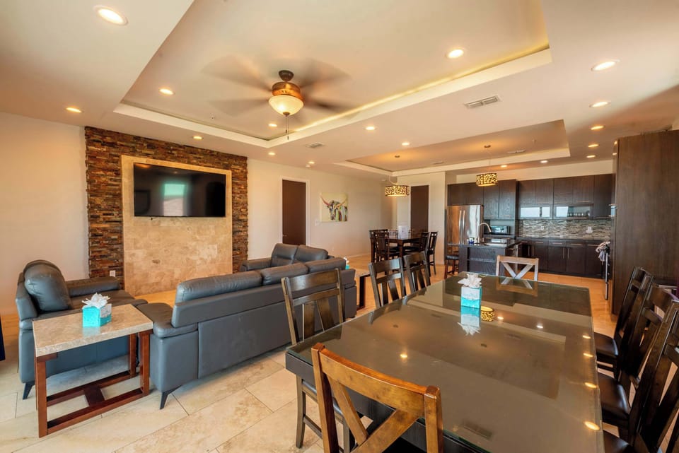 Kitchen & Living Space