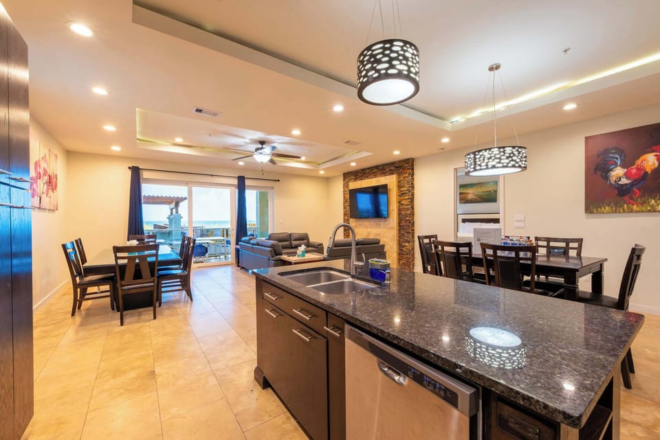 Kitchen & Living area
