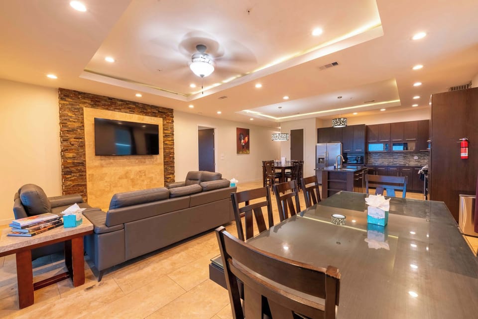 Kitchen & Living area