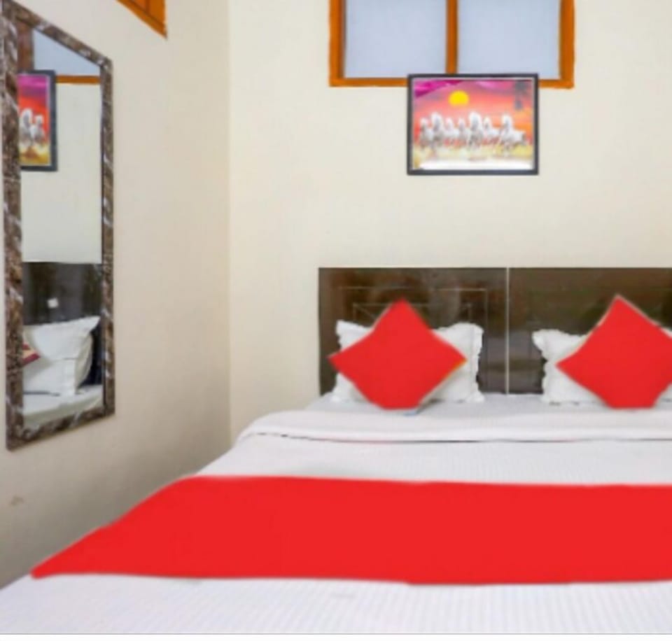 Standard Room | In-room safe, desk, laptop workspace, rollaway beds