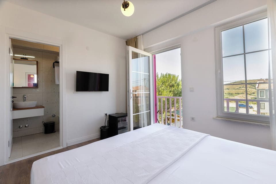 Comfort Room, Balcony | Premium bedding, minibar, free WiFi, bed sheets