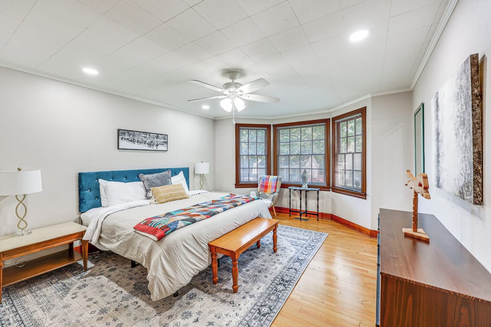 Walk to Oaklawn Racetrack: Hot Springs Getaway! Cottage in Hot Springs