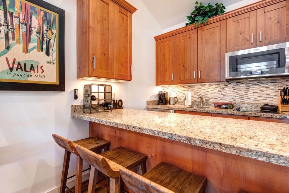 Prospector Lodge 627: Full kitchen
