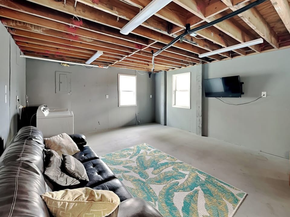 Garage Bonus Living Room - Smart TV + Ping Pong Table