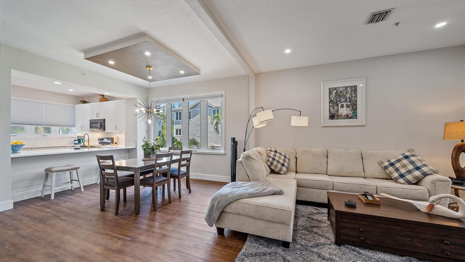 Condo, 2 Bedrooms | Living area | Smart TV