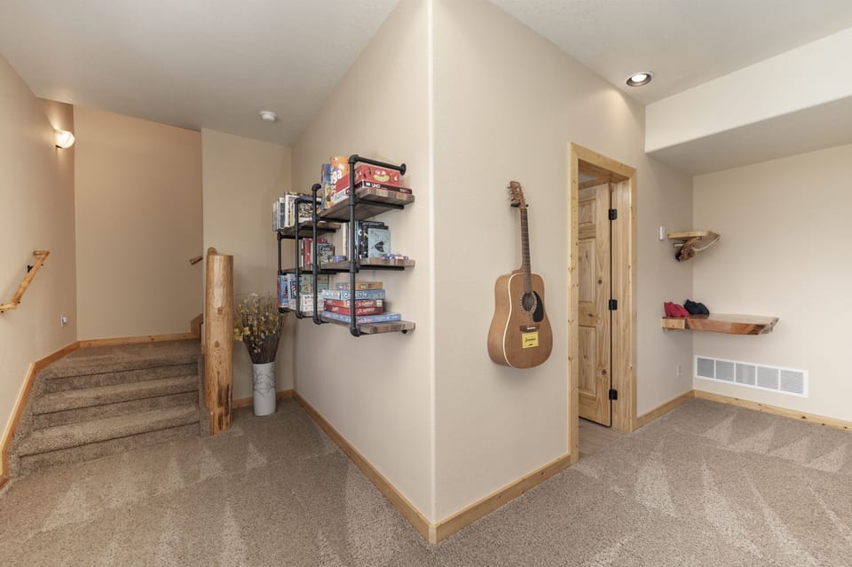 Cabin, 4 Bedrooms | Interior