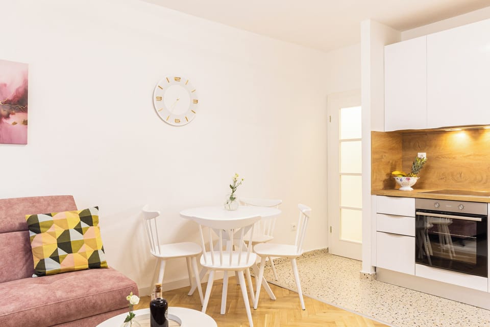 Apartment | Dining