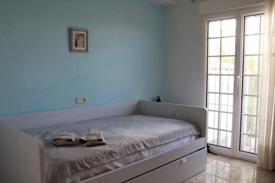 Bedroom 2 with single beds
