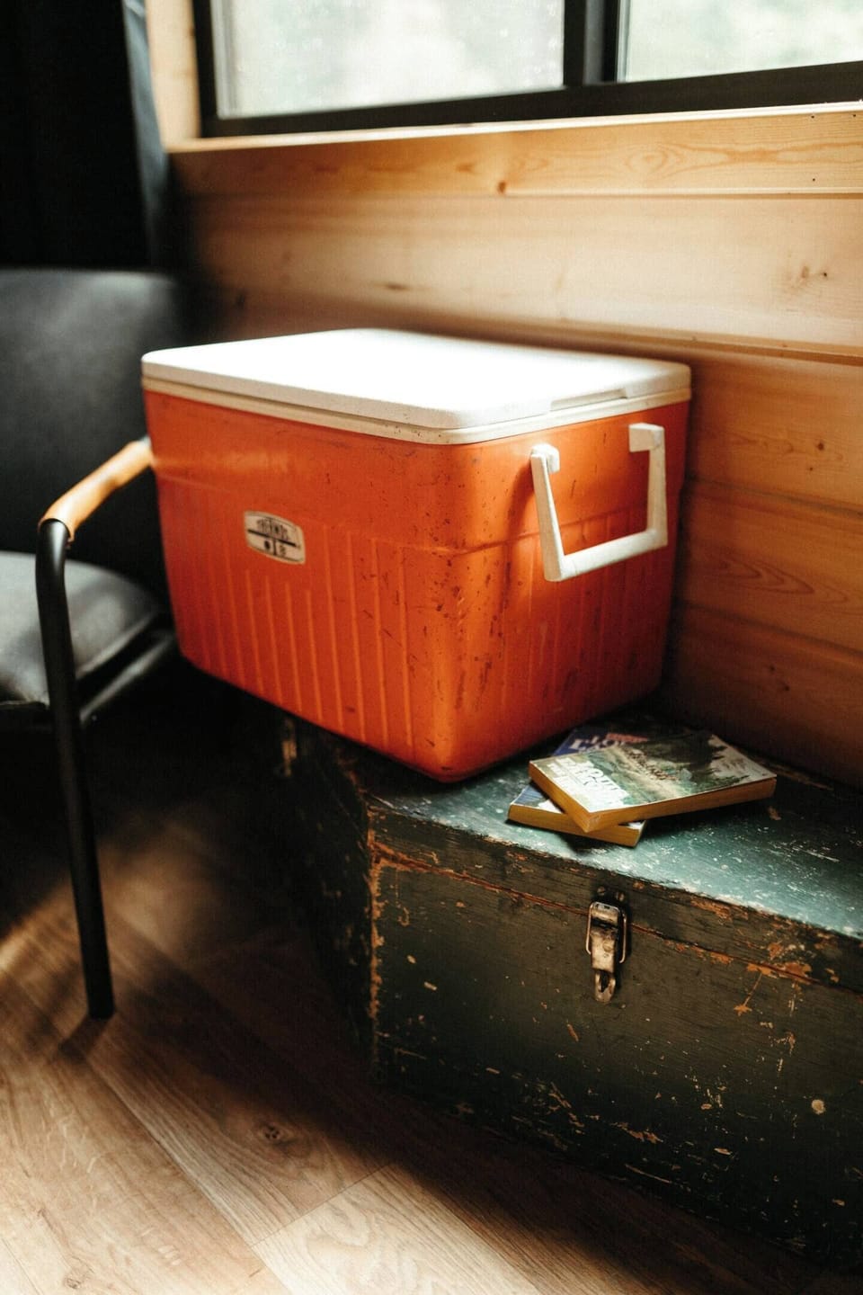 Fun vintage decor create a true Montana cabin ambiance