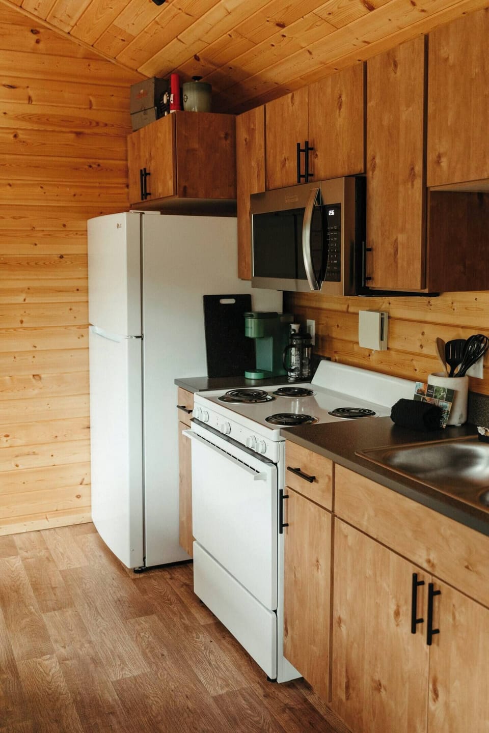 Full size appliances in every cabin - fridge, stove, oven, microwave, sink and washer & dryer