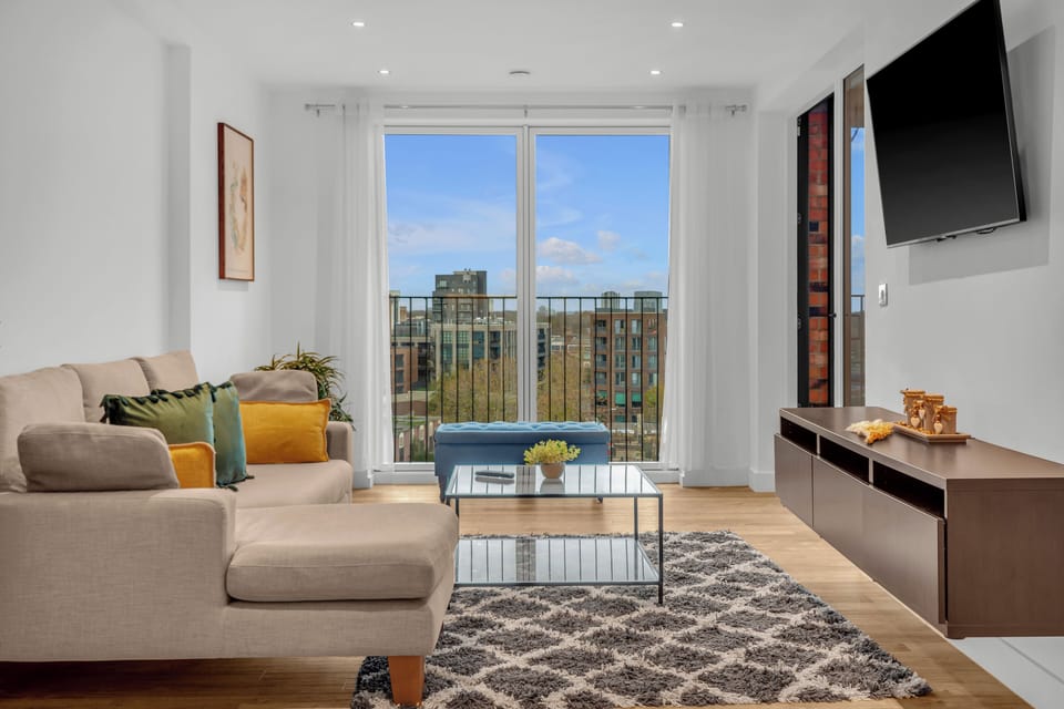 Apartment, 2 Bedrooms, Non Smoking, Kitchenette | Living area | 40-inch TV with satellite channels