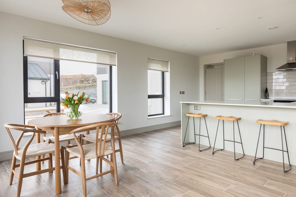 Binion dining kitchen @Ballyliffin Beach Houses