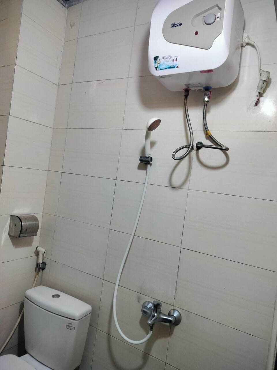Shower, towels, soap, shampoo