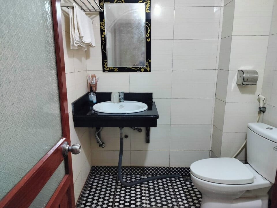 Shower, towels, soap, shampoo