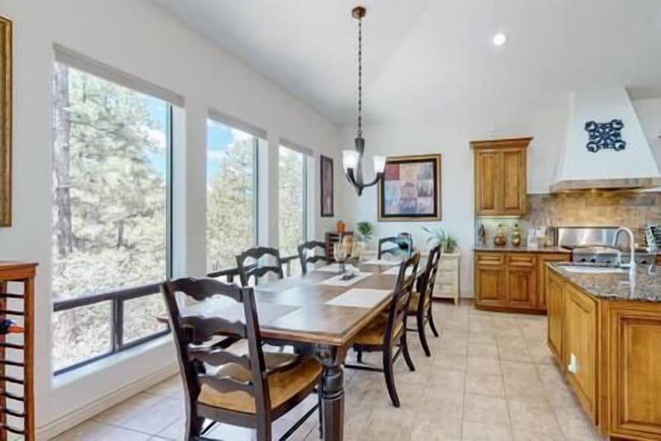 Main dining area with six chairs