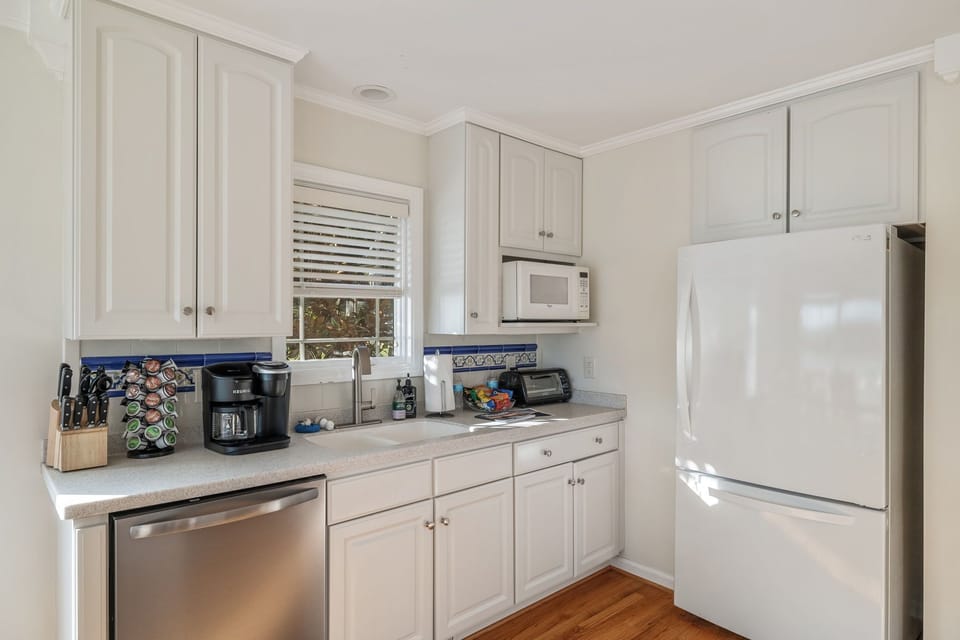 Keurig, air fryer, toaster oven, etc. kids plates & cups provided & high chair