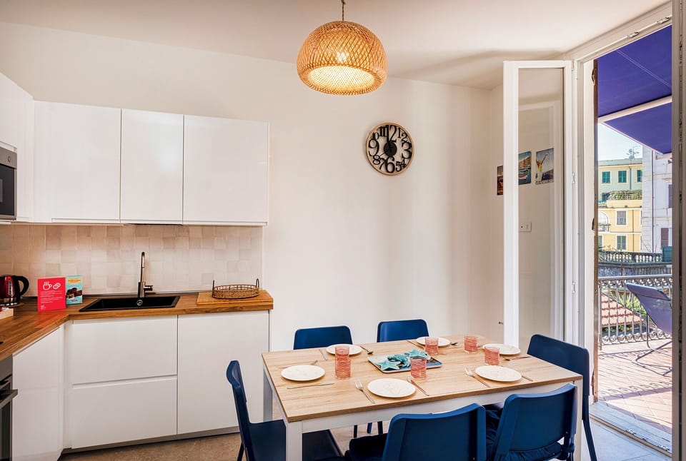 Apartment, Courtyard View | Private kitchen | Fridge, microwave, oven, stovetop