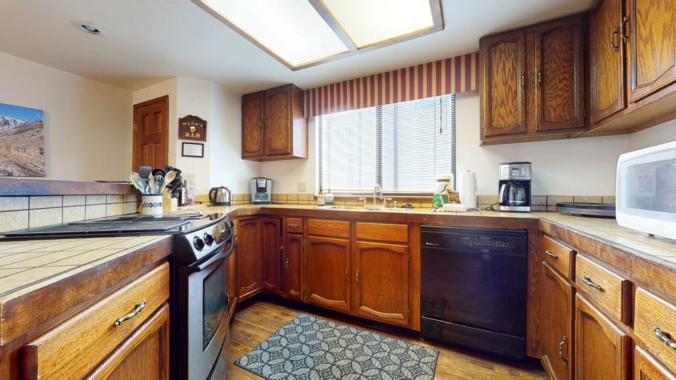 Indoors, Kitchen, Home Decor, Hardwood, Stained Wood