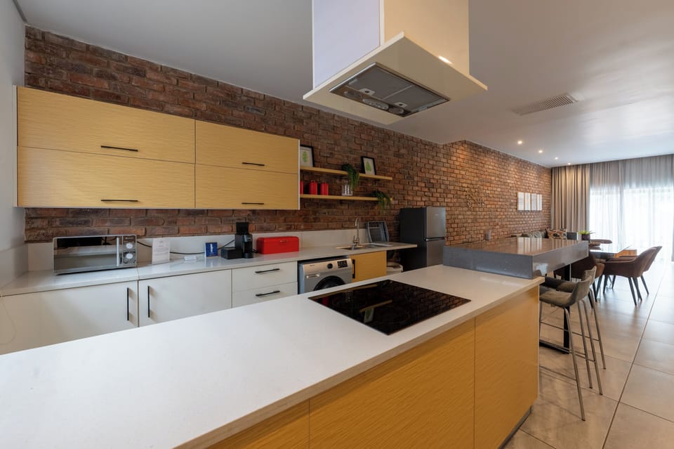 Apartment, 2 Bedrooms | Shared kitchen