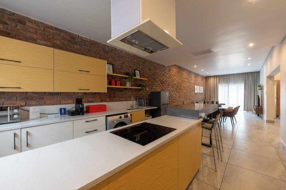 Apartment, 2 Bedrooms | Shared kitchen