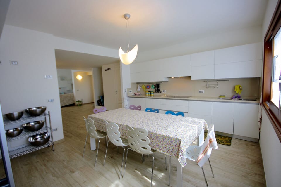 House | Private kitchen | Highchair, cookware/dishes/utensils