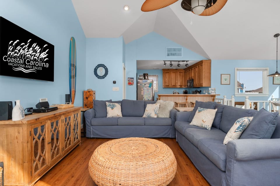 SS26: Wanderer's Rest | TL Living Area - Deck Access