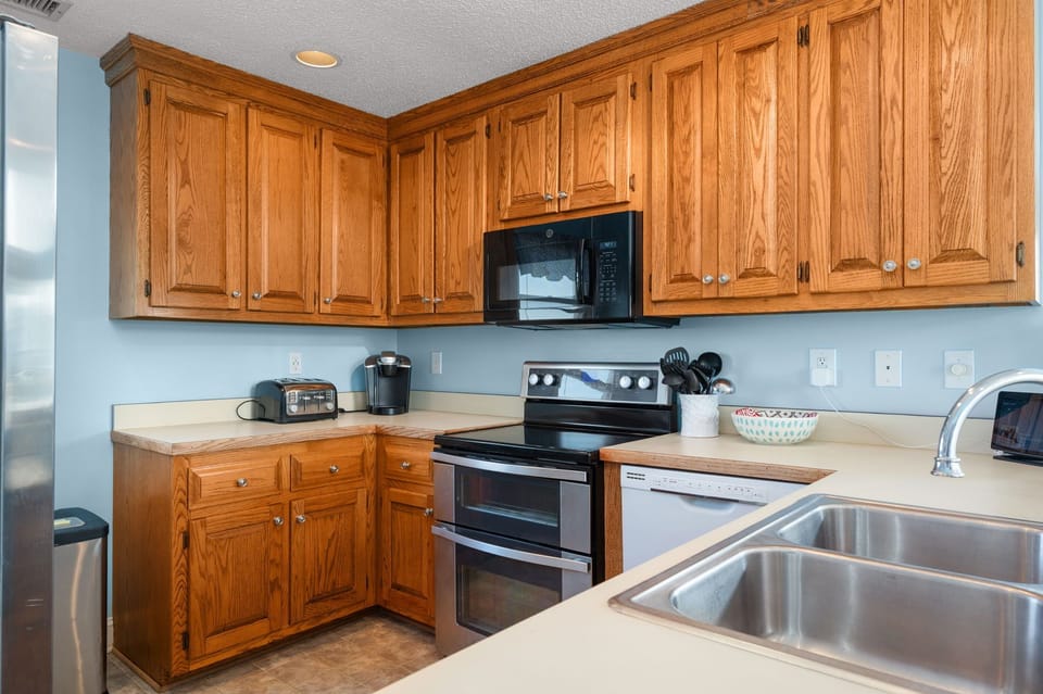 SS26: Wanderer's Rest | TL Kitchen Area - Island Seating for 4