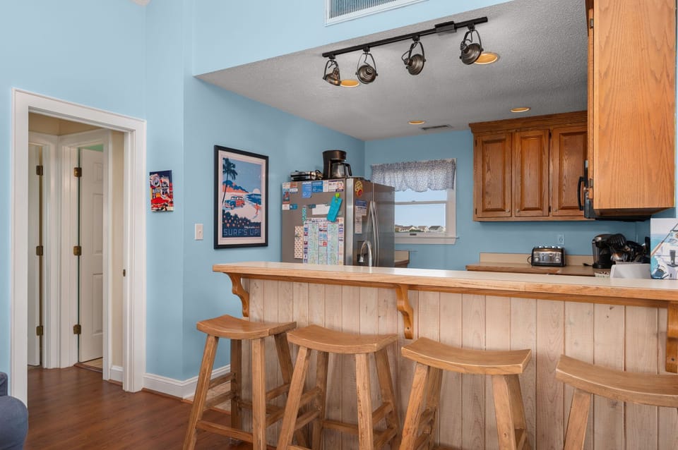 SS26: Wanderer's Rest | TL Kitchen Area - Island Seating for 4