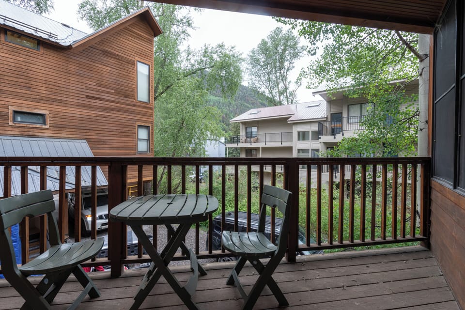 Outdoor deck