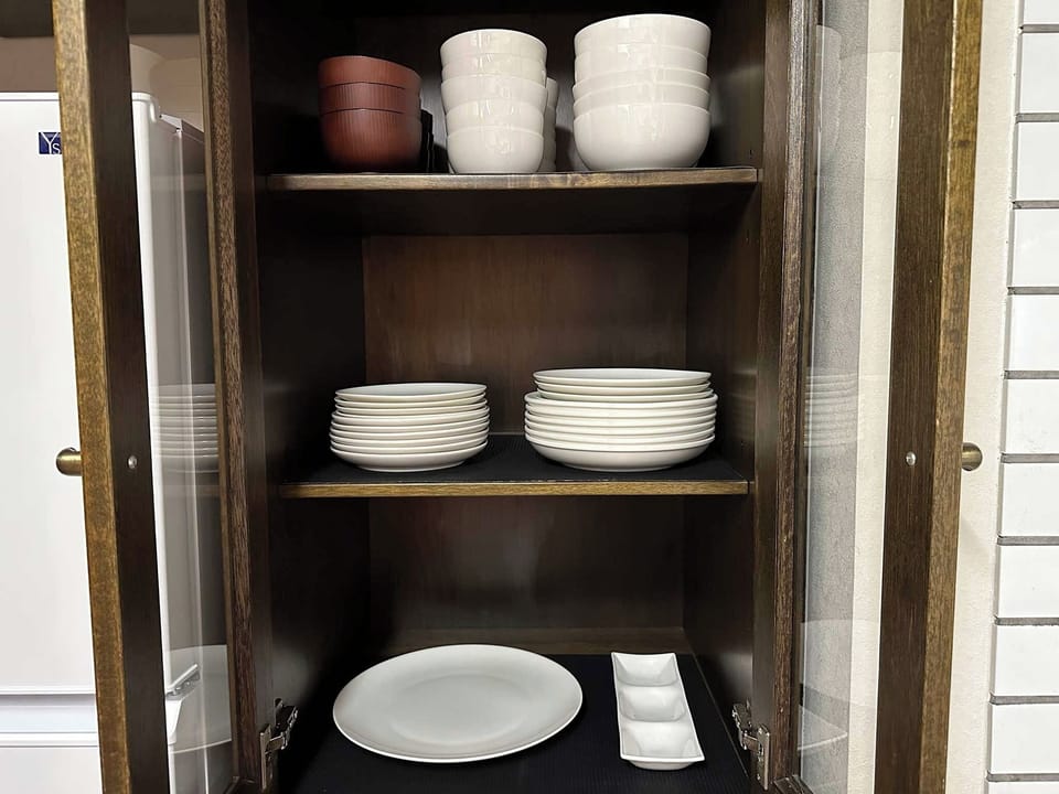 ・Kitchen equipment
