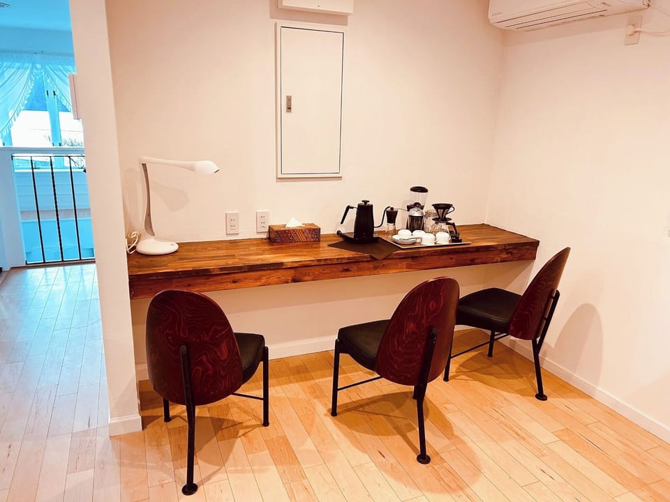 ・[Counter] You can slowly brew coffee with the coffee set.