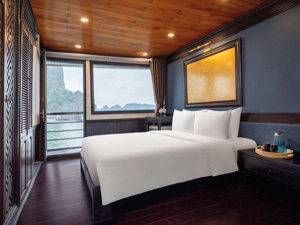 Deluxe Double Room, Balcony, Bay View | Soundproofing, iron/ironing board
