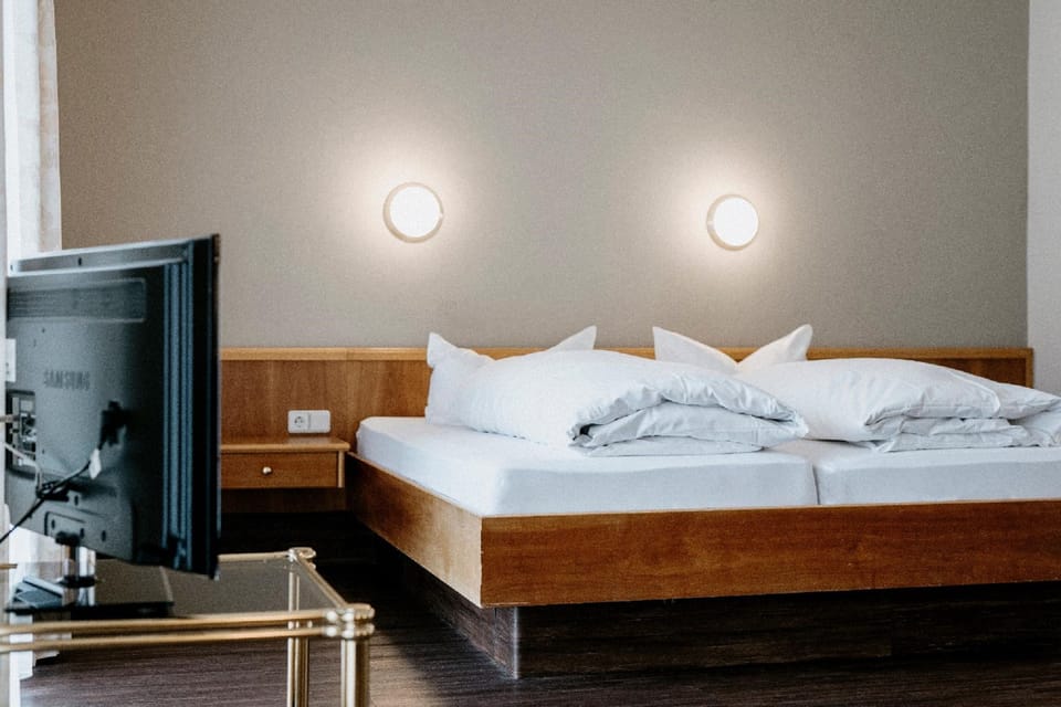 Double Room, Balcony | Free WiFi, bed sheets