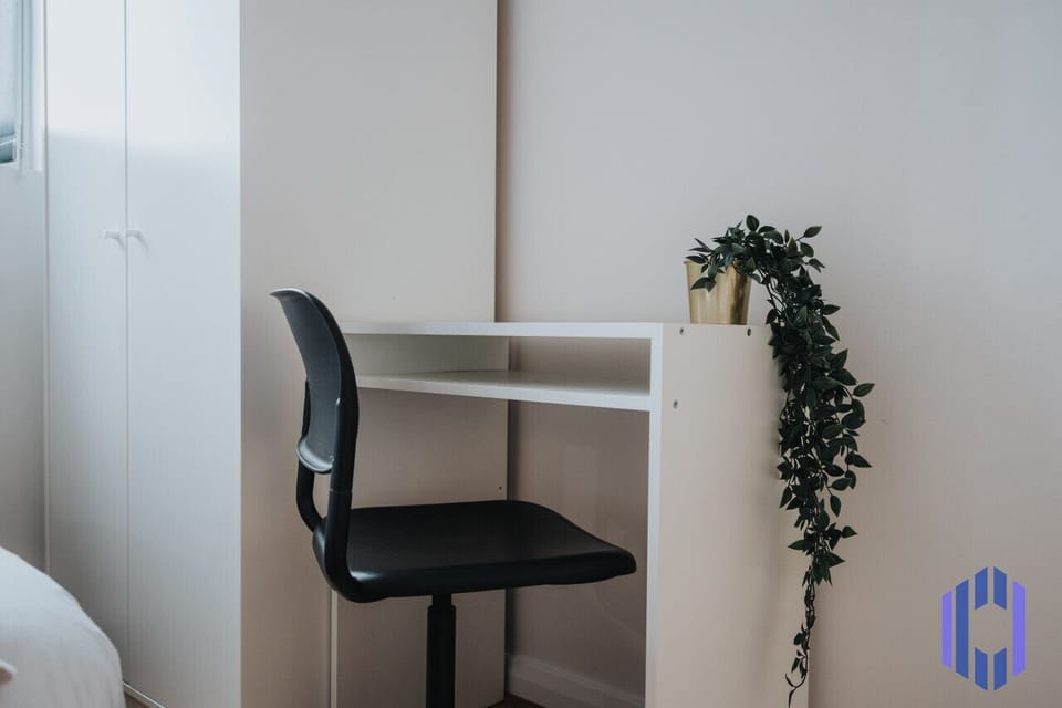 Double and Single Bedroom - Full bedding, linens, towel included - Comfortably heated rooms -Extra linen can be provided on request
