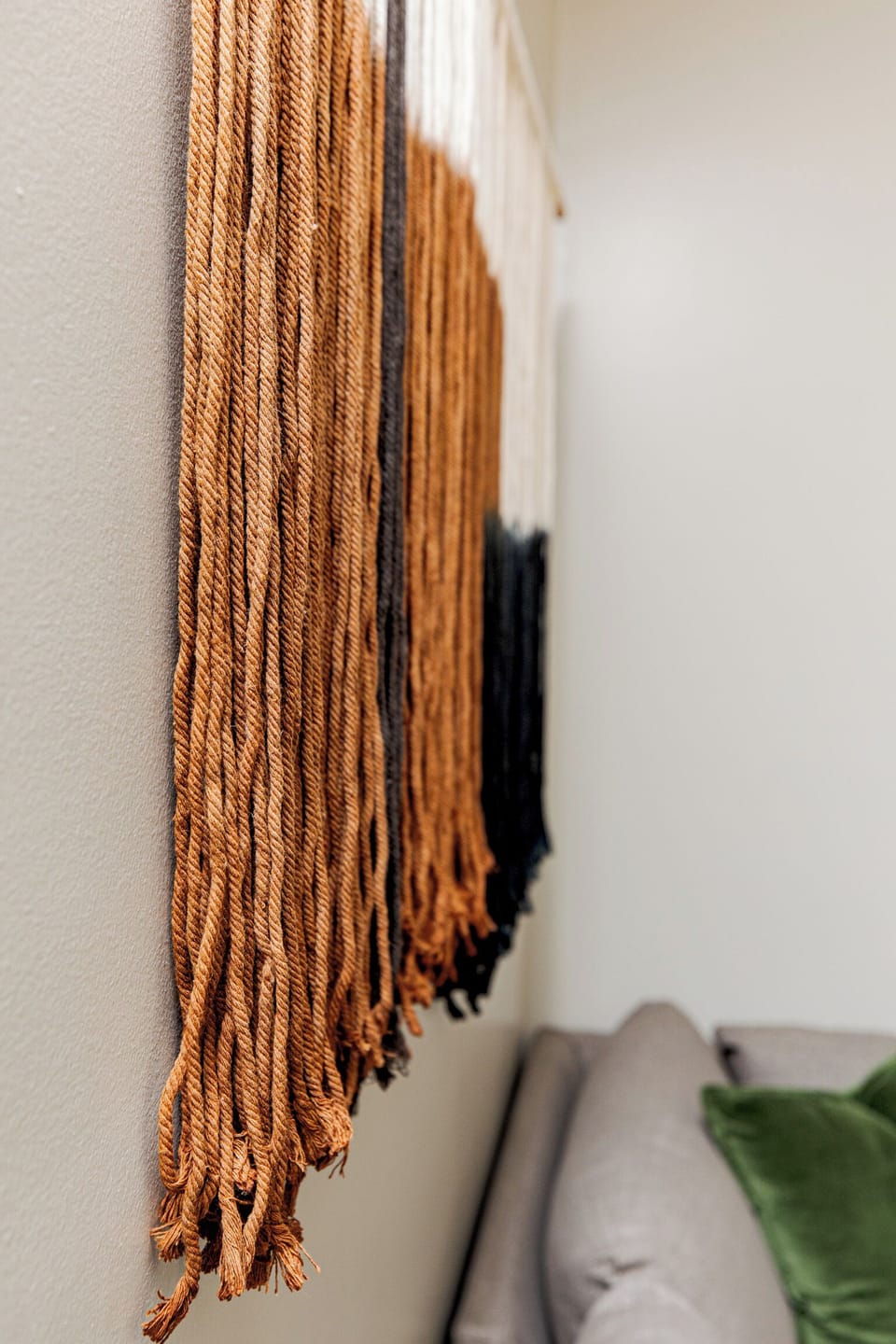 Living Room w/75' Smart TV