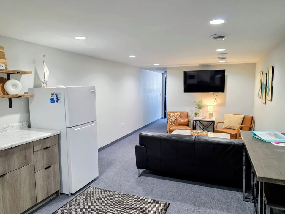 Dixon Suite is in the Stay Suites Building. It's an apartment style suite with 2 bedrooms. 