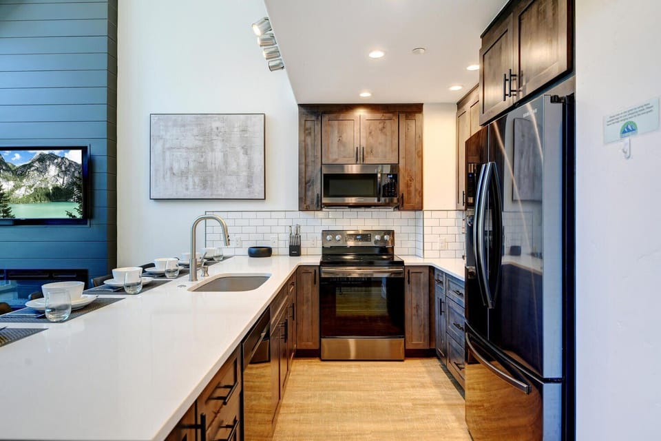 Fully Equipped Chef's Kitchen