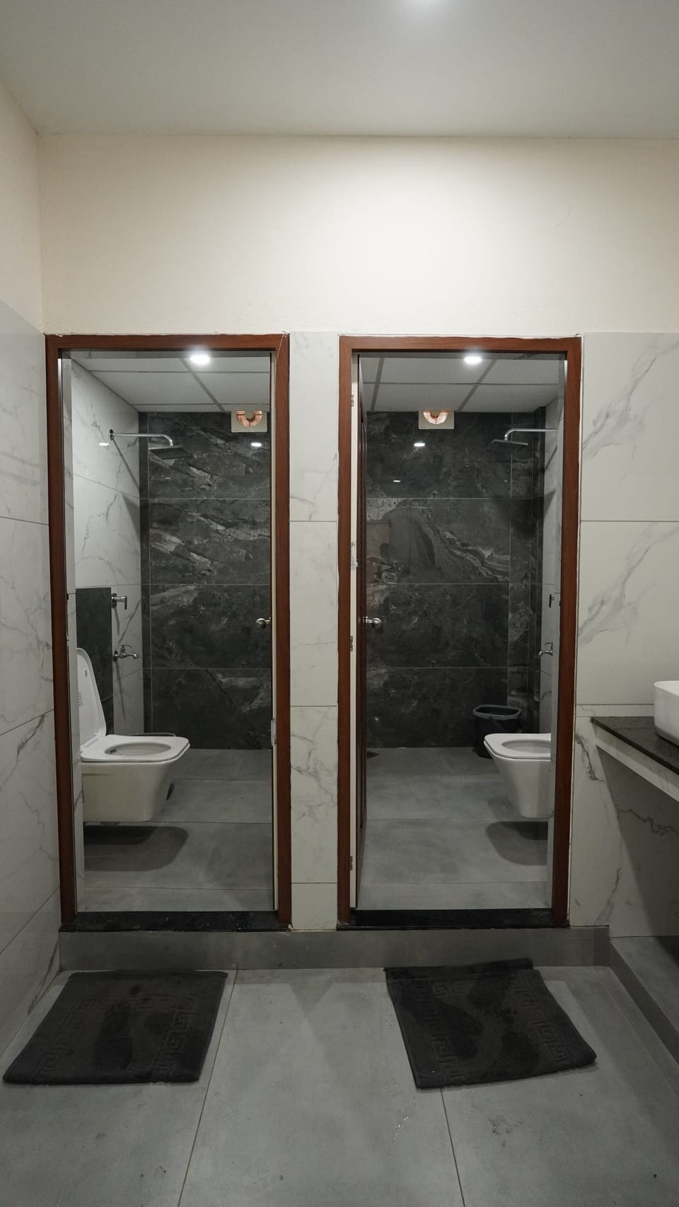 Free toiletries, bidet