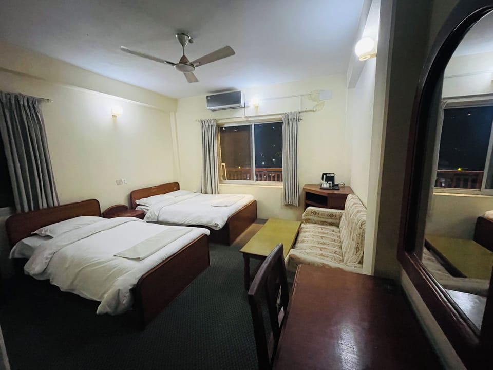Deluxe Double Room, Mountain View | Desk, laptop workspace, free WiFi, bed sheets