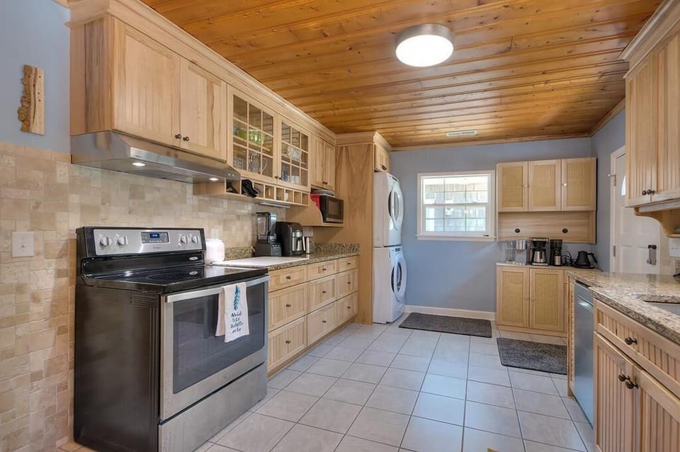 Kitchen
GW 6.19.24