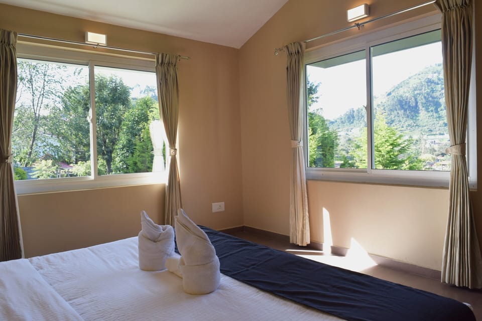 Family Villa | Desk, WiFi (free), bed sheets