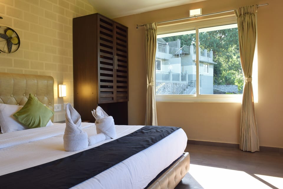 Family Villa | Desk, WiFi (free), bed sheets