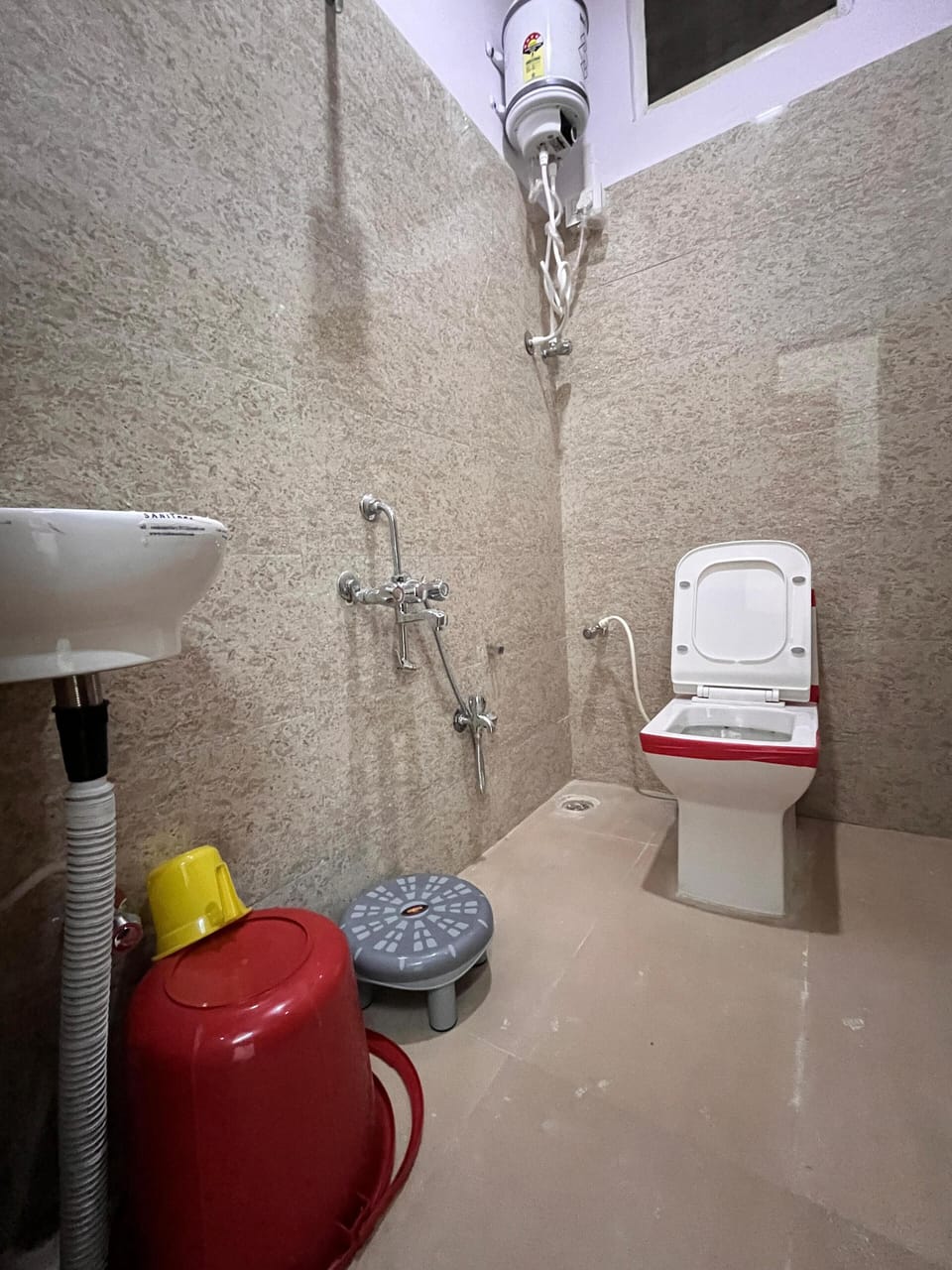 Shower, towels, soap, shampoo